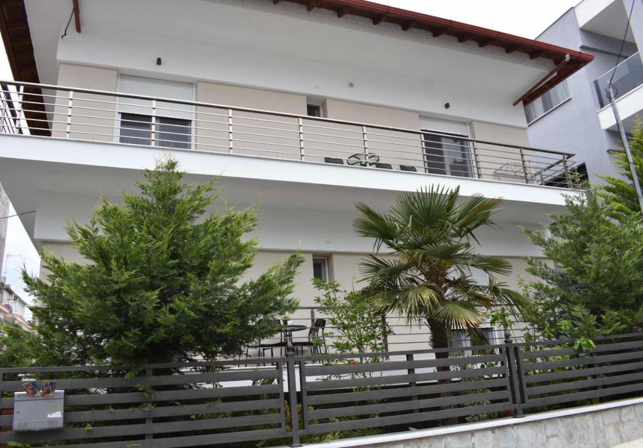 Davidana Deluxe Apartments Nea Kallikrateia Exterior photo